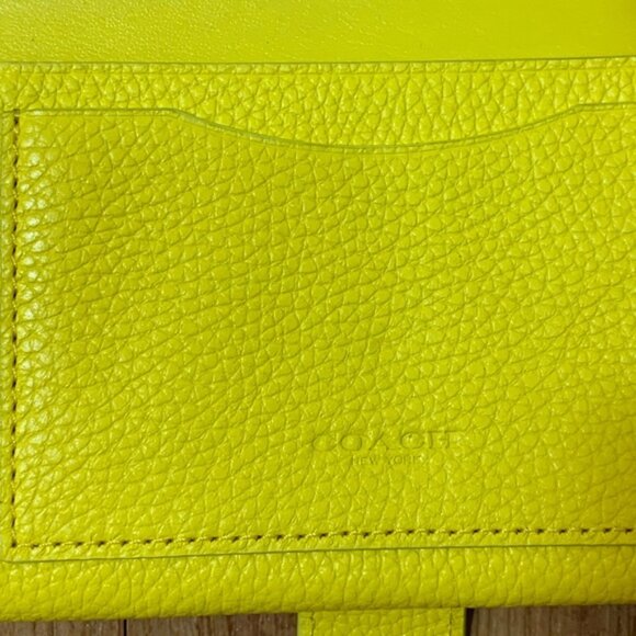 Coach Crossgrain Leather Phone Clutch Wristlet - Picture 7 of 13